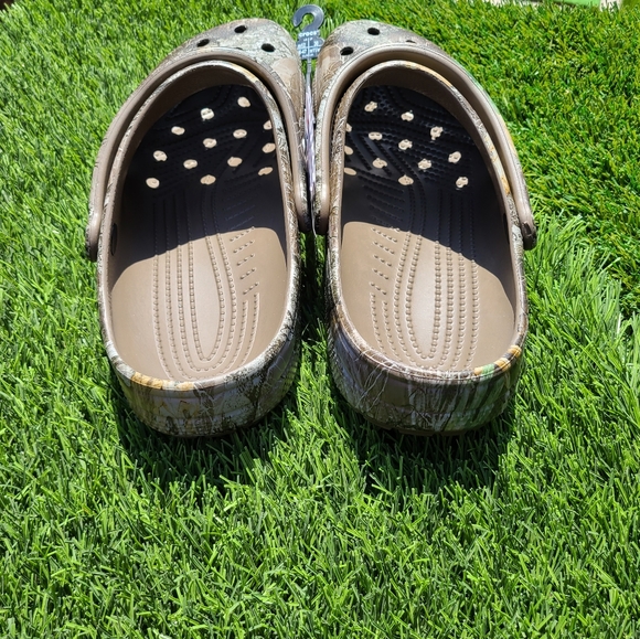 Crocs Adult Classic Realtree Edge Clogs - Picture 4 of 8